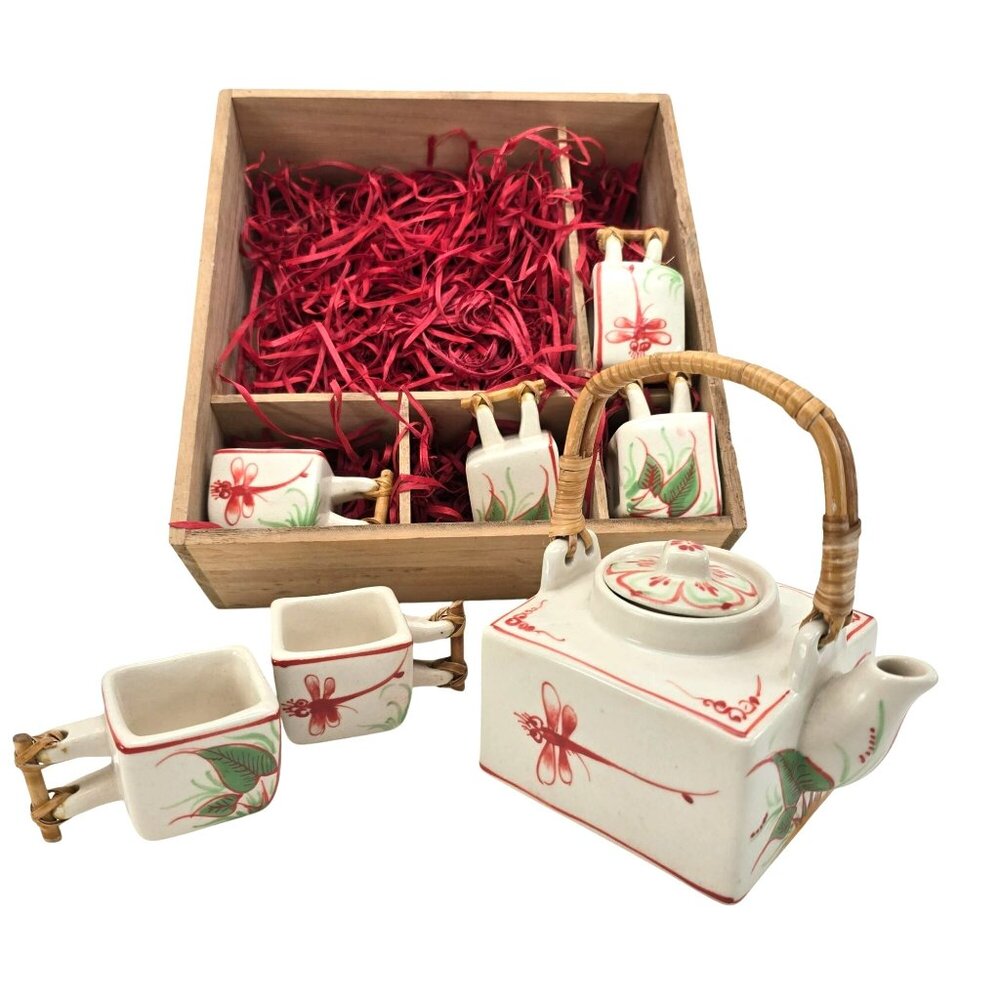 Vintage Ceramic Teapot Set Floral Dragonfly Design With Bamboo Handle je172